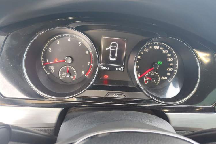 Used Volkswagen Lamando 2017 280TSI DSG Comfort Edition Instrument Cluster