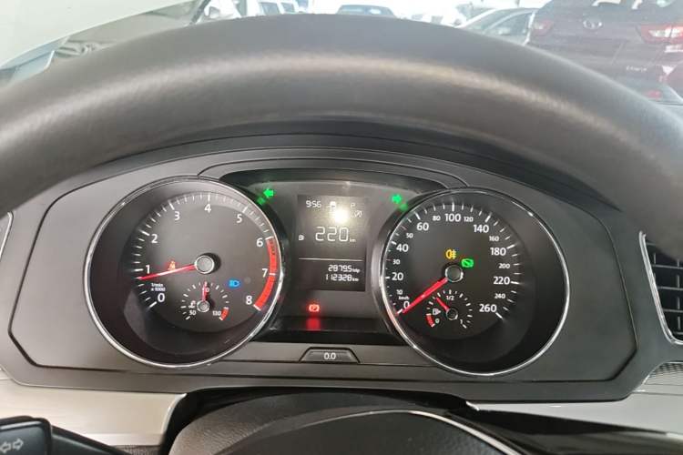 Used Volkswagen Lamando 2017 230TSI DSG Fashion Edition Instrument Cluster