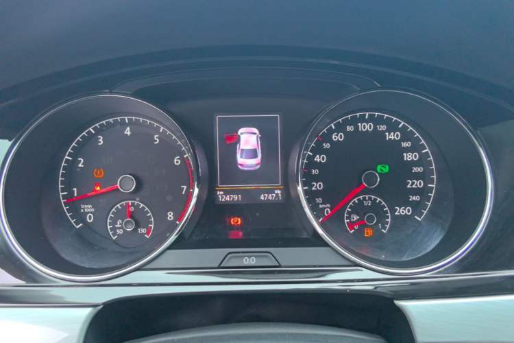 Used Volkswagen Lamando 2017 280TSI DSG Luxury Edition Instrument Cluster