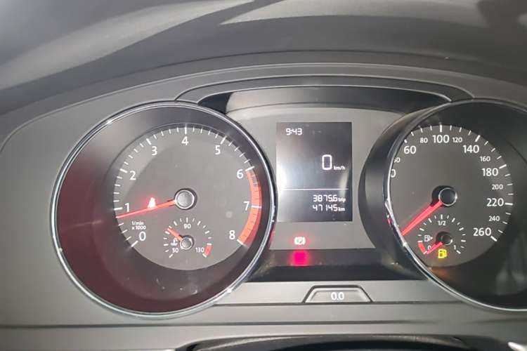 Used Volkswagen Lamando 2017 230TSI Manual Trend Edition Instrument Cluster