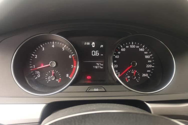 Used Volkswagen Lamando 2017 230TSI Manual Trend Edition Instrument Cluster