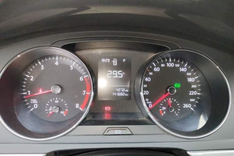 Used Volkswagen Lamando 2017 230TSI DSG Fashion Edition Instrument Cluster