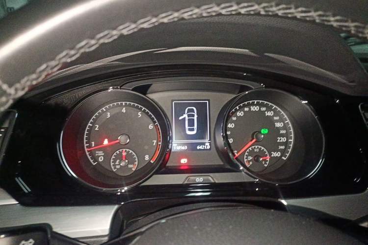 Used Volkswagen Lamando 2017 280TSI DSG Comfort Edition Instrument Cluster