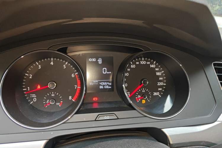 Used Volkswagen Lamando 2017 230TSI Manual Trend Edition Instrument Cluster