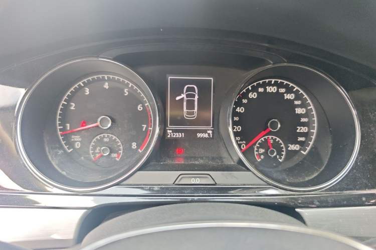 Used Volkswagen Lamando 2017 280TSI Manual Comfort Edition Instrument Cluster