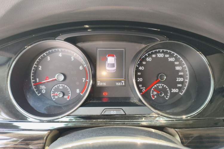 Used Volkswagen Lamando 2017 280TSI DSG Luxury Edition Instrument Cluster