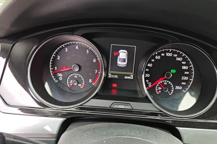 Used Volkswagen Lamando 2017 280TSI DSG Luxury Edition Instrument Cluster