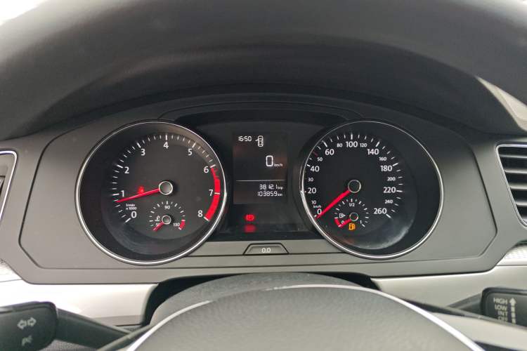 Used Volkswagen Lamando 2017 230TSI Manual Trend Edition Instrument Cluster