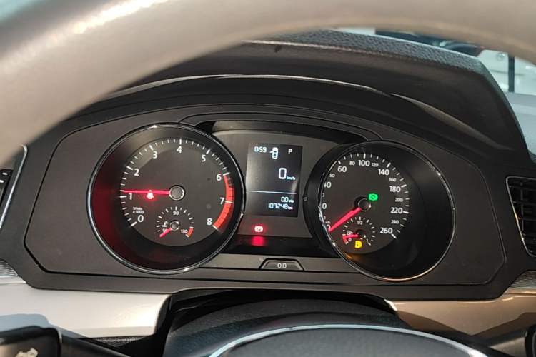 Used Volkswagen Lamando 2017 230TSI DSG Fashion Edition Instrument Cluster