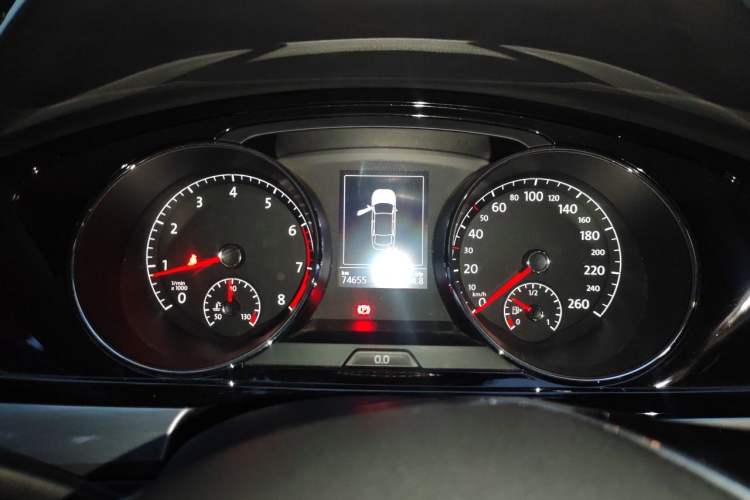 Used Volkswagen Lamando 2017 280TSI Manual Comfort Edition Instrument Cluster