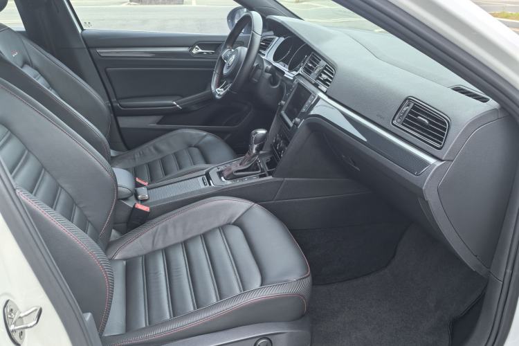 Used Volkswagen Lamando 2017 2.0T GTS Interior 2