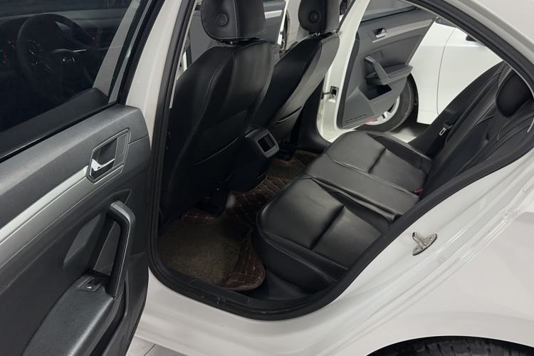 Used Volkswagen Lamando 2017 230TSI DSG Fashion Edition Interior 2