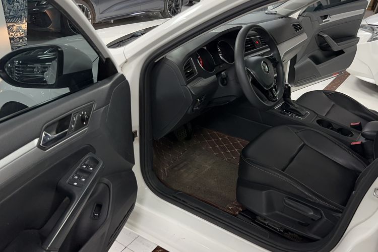 Used Volkswagen Lamando 2017 230TSI DSG Fashion Edition Interior 3