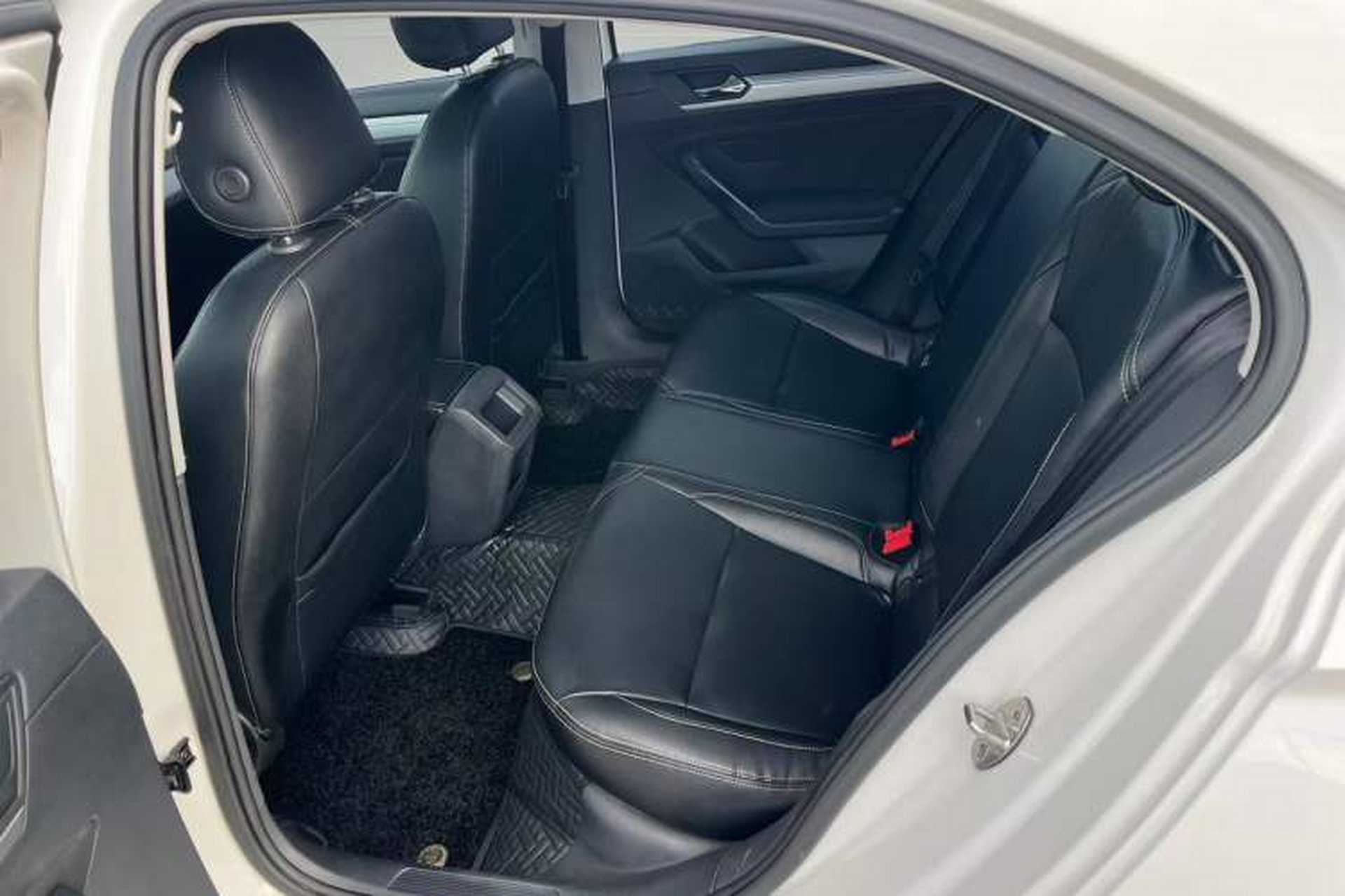 Used Volkswagen Lamando 2017 230TSI Manual Trend Edition Interior 3