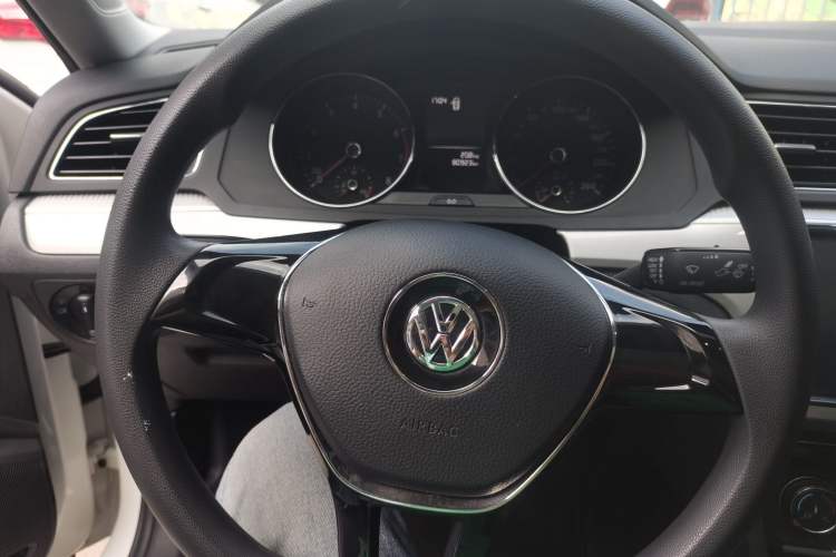 Used Volkswagen Lamando 2017 230TSI Manual Trend Edition Interior 4