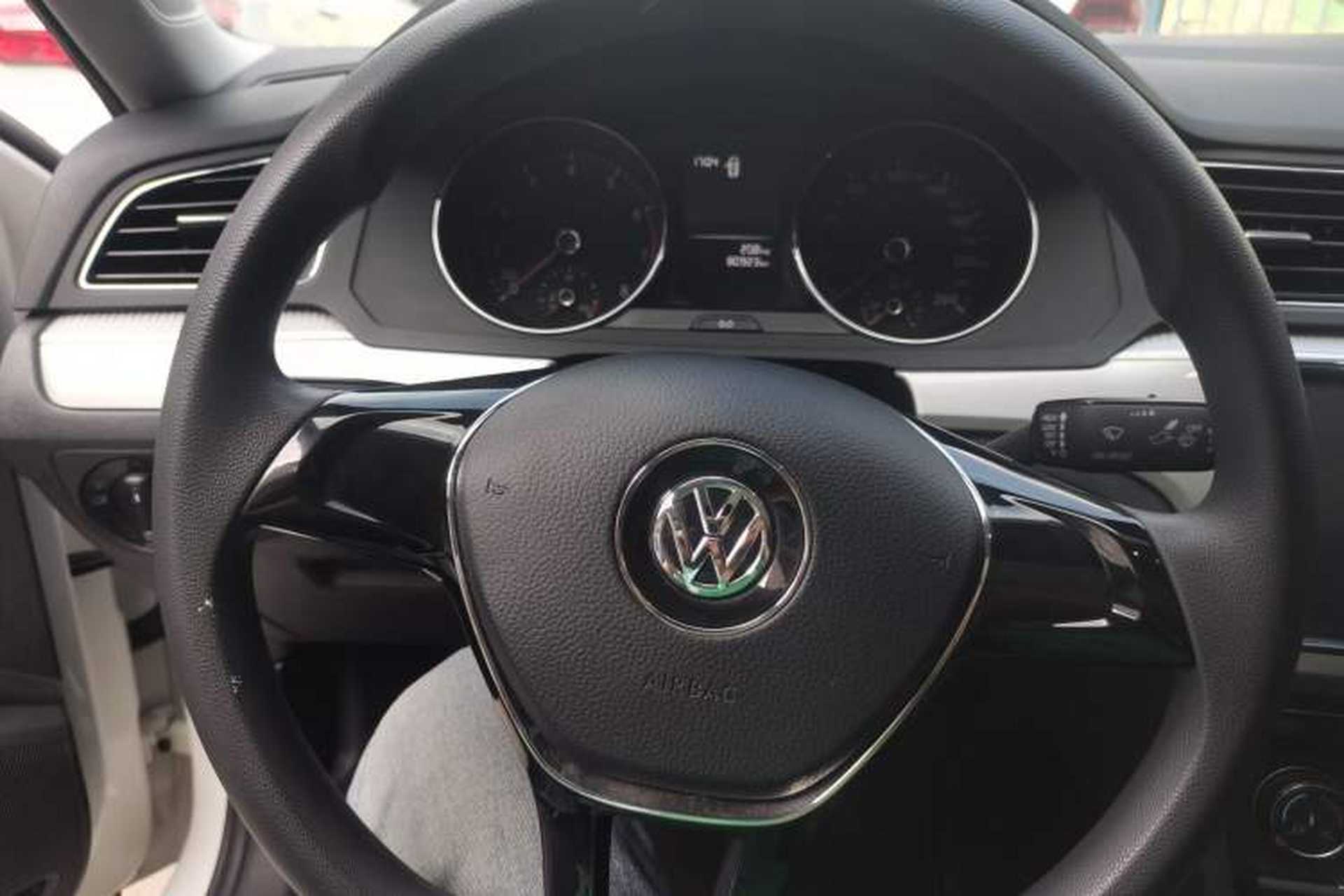 Used Volkswagen Lamando 2017 230TSI Manual Trend Edition Interior 4