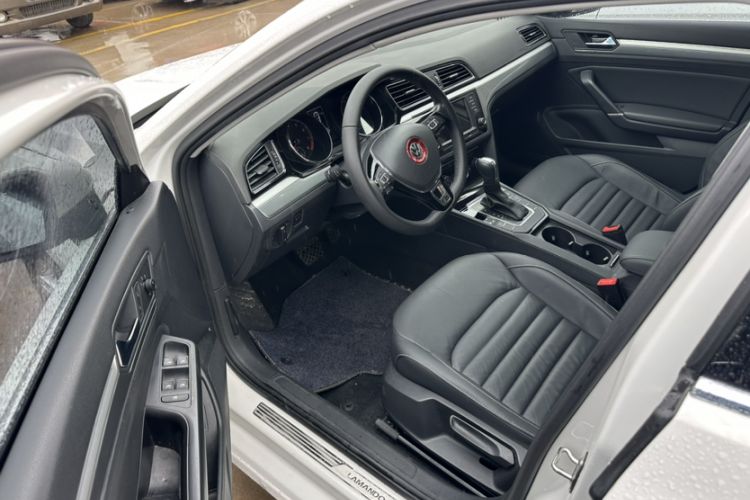 Used Volkswagen Lamando 2017 280TSI DSG Comfort Edition Interior 5