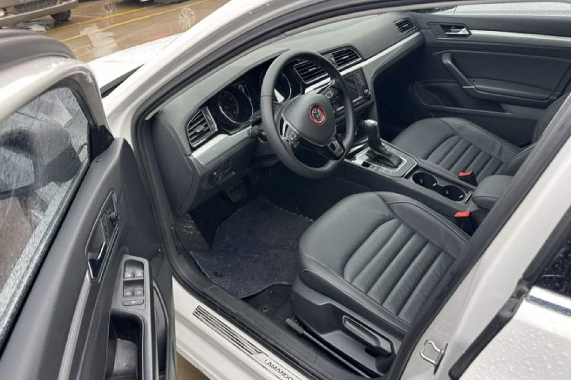Used Volkswagen Lamando 2017 280TSI DSG Comfort Edition Interior 5