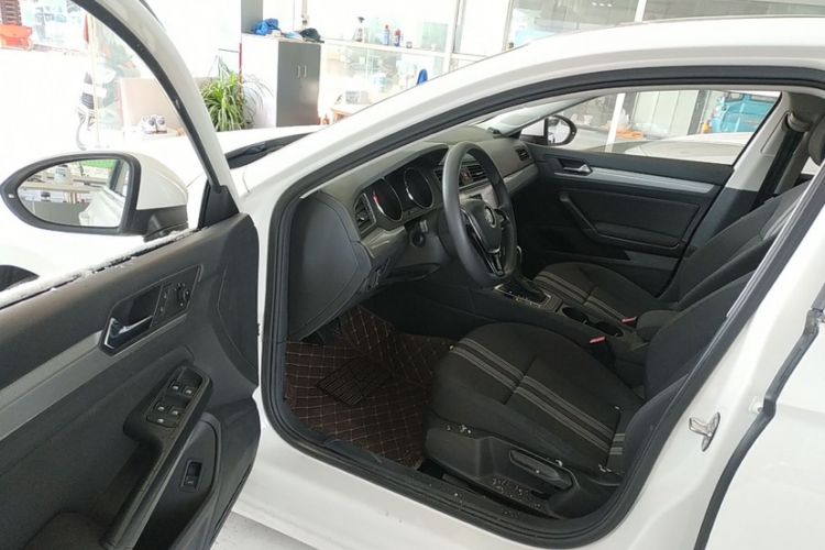 Used Volkswagen Lamando 2017 230TSI DSG Fashion Edition Interior 6