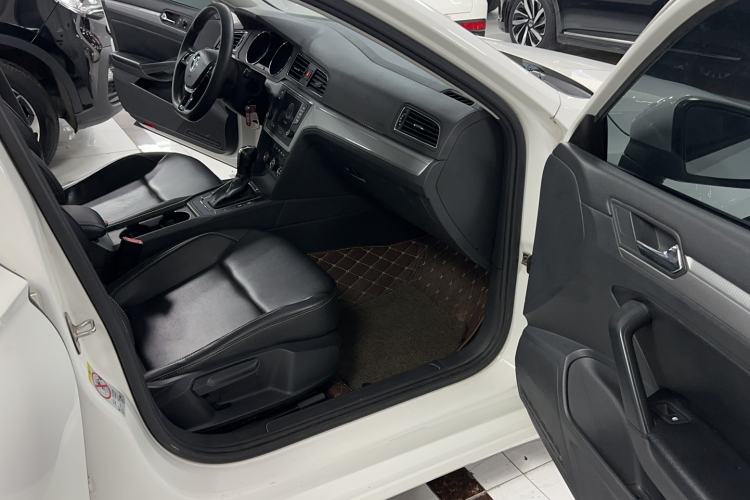 Used Volkswagen Lamando 2017 230TSI DSG Fashion Edition Interior 6