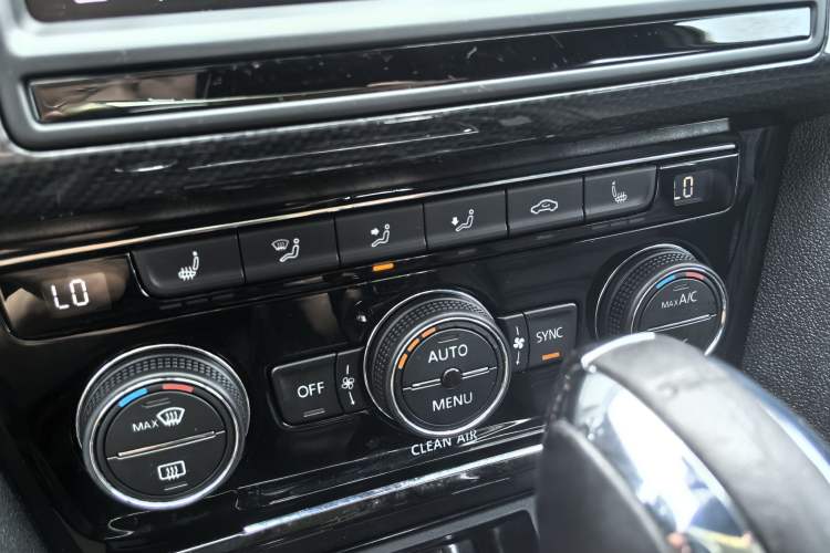 Used Volkswagen Lamando 2017 2.0T GTS Interior 7
