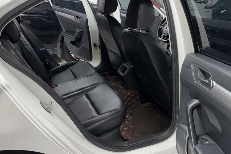 Used Volkswagen Lamando 2017 230TSI DSG Fashion Edition Interior 7