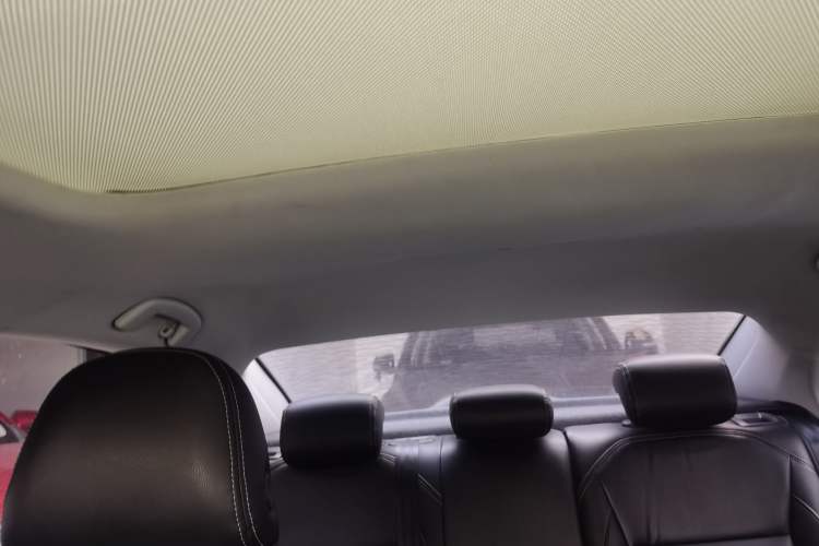 Used Volkswagen Lamando 2017 230TSI Manual Trend Edition Interior 7