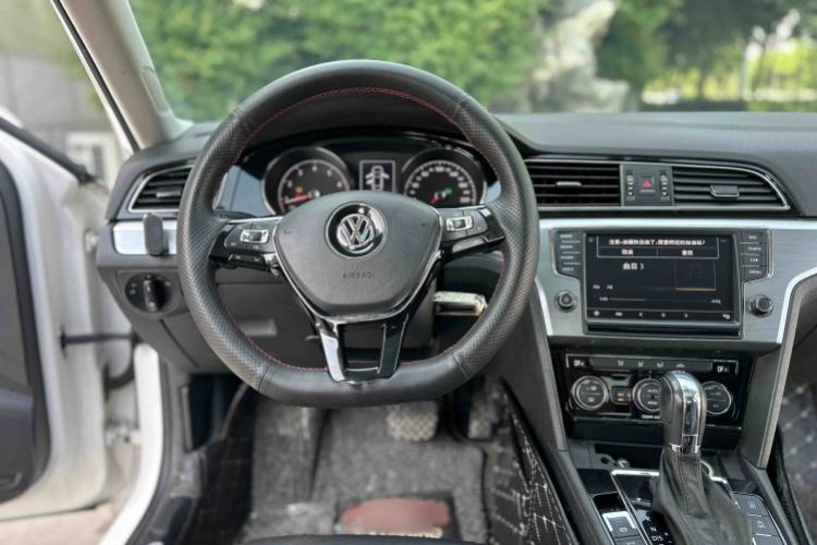 Used Volkswagen Lamando 2017 280TSI DSG Comfort Edition Interior 9