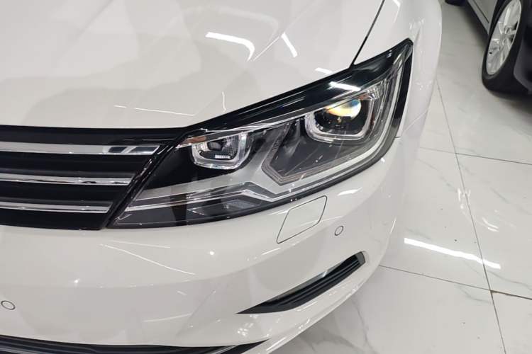 Used Volkswagen Lamando 2017 280TSI DSG Luxury Edition Left Front Headlight