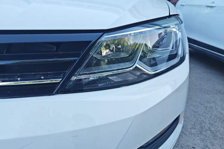 Used Volkswagen Lamando 2017 230TSI DSG Fashion Edition Left Front Headlight