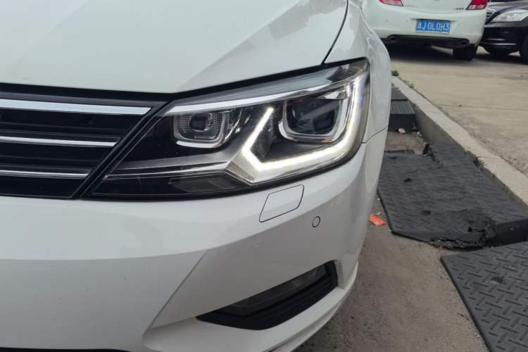 Used Volkswagen Lamando 2017 280TSI DSG Luxury Edition Left Front Headlight