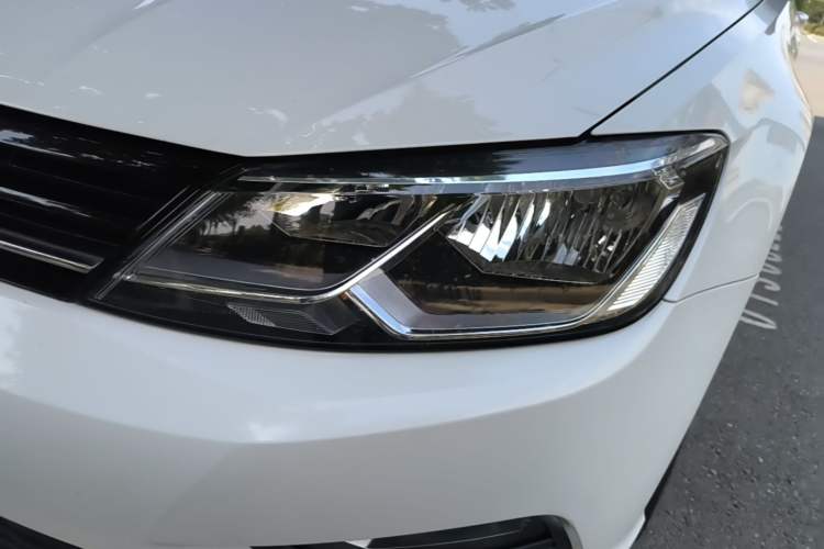 Used Volkswagen Lamando 2017 230TSI DSG Fashion Edition Left Front Headlight
