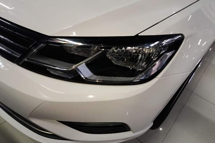 Used Volkswagen Lamando 2017 280TSI DSG Comfort Edition Left Front Headlight