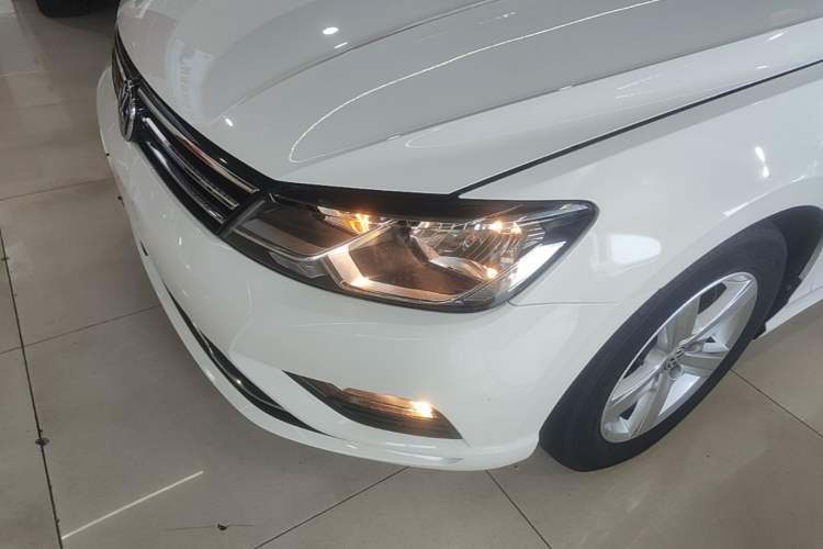 Used Volkswagen Lamando 2017 230TSI DSG Fashion Edition Left Front Headlight