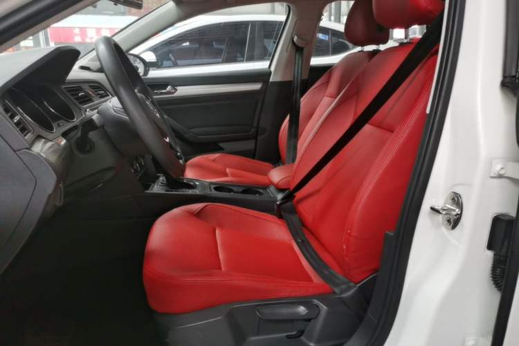 Used Volkswagen Lamando 2017 230TSI DSG Fashion Edition Left Front Seat