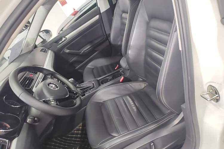 Used Volkswagen Lamando 2017 280TSI DSG Luxury Edition Left Front Seat