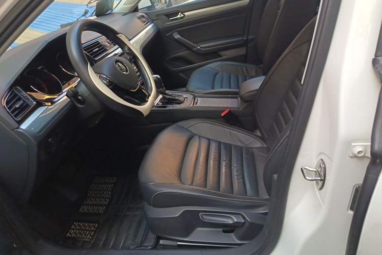 Used Volkswagen Lamando 2017 280TSI DSG Comfort Edition Left Front Seat