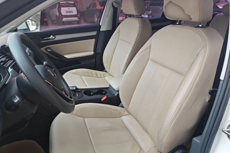 Used Volkswagen Lamando 2017 230TSI DSG Fashion Edition Left Front Seat