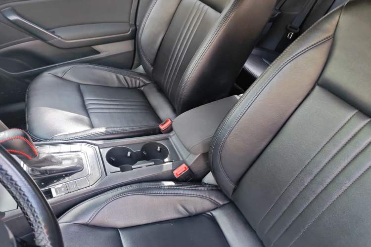 Used Volkswagen Lamando 2017 230TSI DSG Fashion Edition Left Front Seat