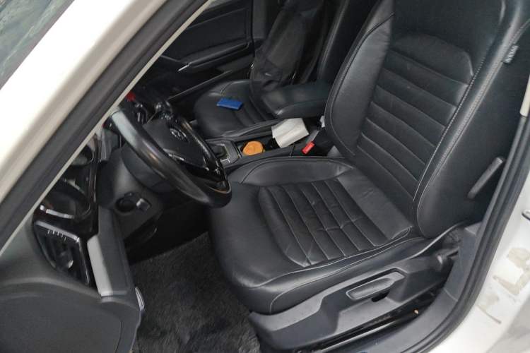 Used Volkswagen Lamando 2017 280TSI DSG Comfort Edition Left Front Seat