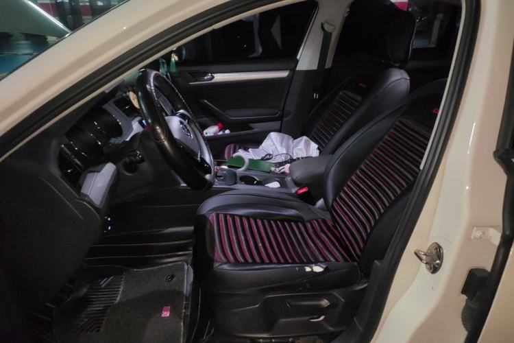 Used Volkswagen Lamando 2017 230TSI DSG Fashion Edition Left Front Seat