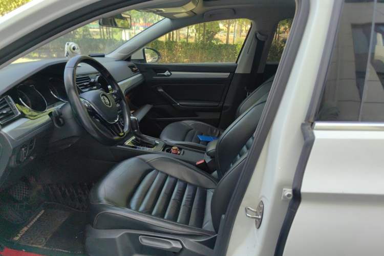 Used Volkswagen Lamando 2017 280TSI DSG Comfort Edition Left Front Seat
