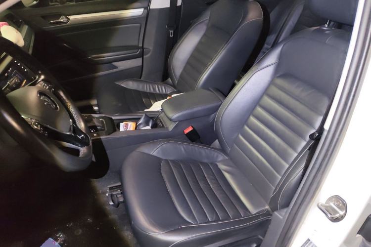 Used Volkswagen Lamando 2017 280TSI DSG Comfort Edition Left Front Seat