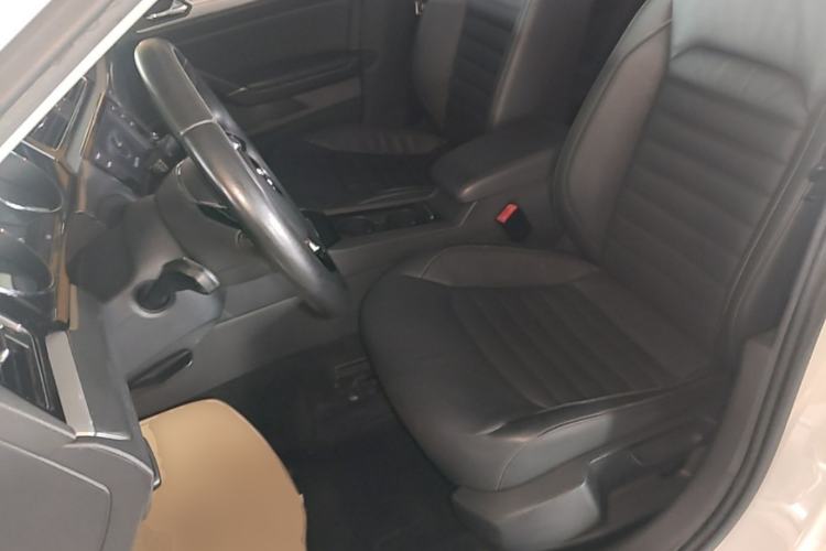 Used Volkswagen Lamando 2017 280TSI DSG Comfort Edition Left Front Seat