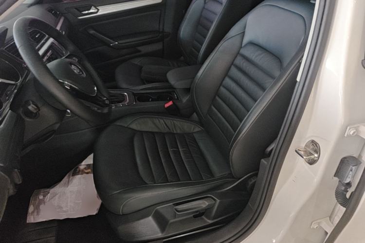 Used Volkswagen Lamando 2017 280TSI DSG Comfort Edition Left Front Seat