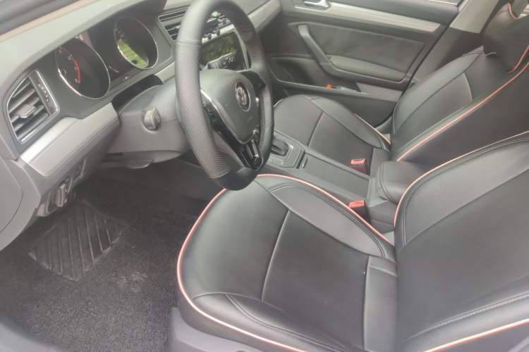 Used Volkswagen Lamando 2017 230TSI DSG Fashion Edition Left Front Seat