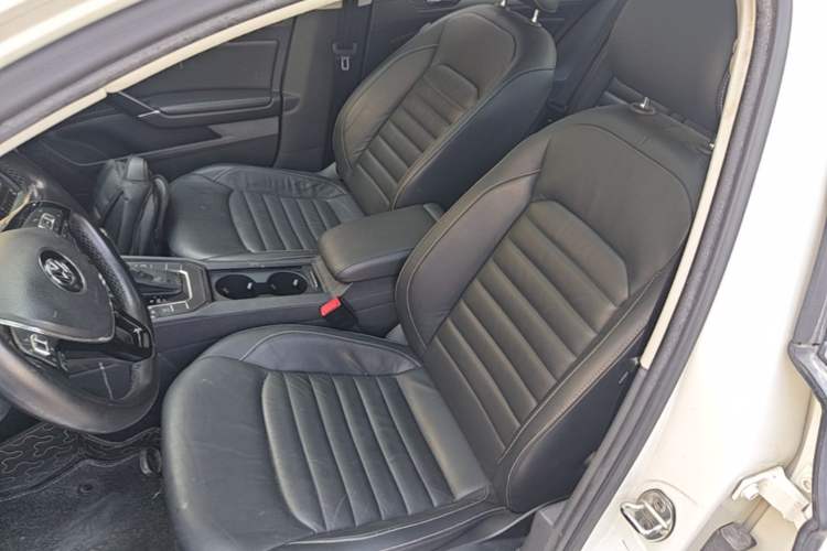 Used Volkswagen Lamando 2017 280TSI DSG Comfort Edition Left Front Seat