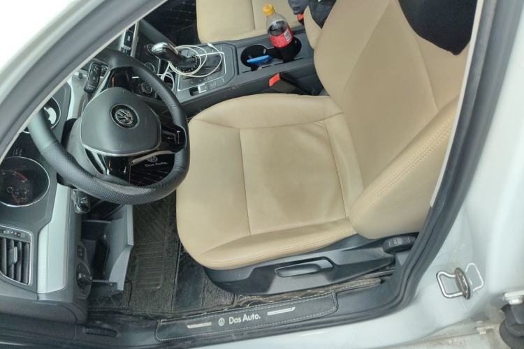 Used Volkswagen Lamando 2017 230TSI DSG Fashion Edition Left Front Seat