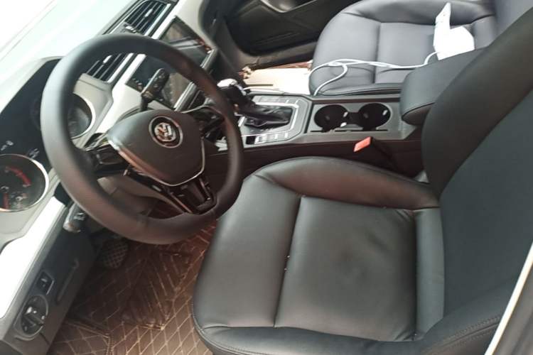Used Volkswagen Lamando 2017 230TSI DSG Fashion Edition Left Front Seat