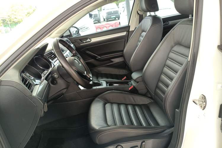 Used Volkswagen Lamando 2017 280TSI DSG Luxury Edition Left Front Seat